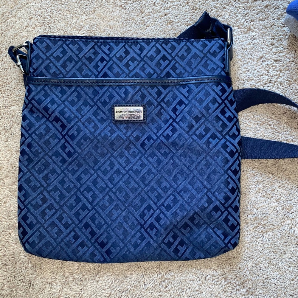 Tommy Hilfiger Crossbody Bag